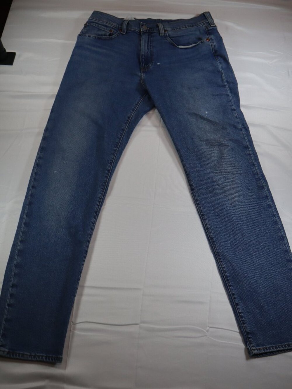 Levis Premium 502 Regular Taper Jeans Mens 34x34 Medium Wash Blue Denim